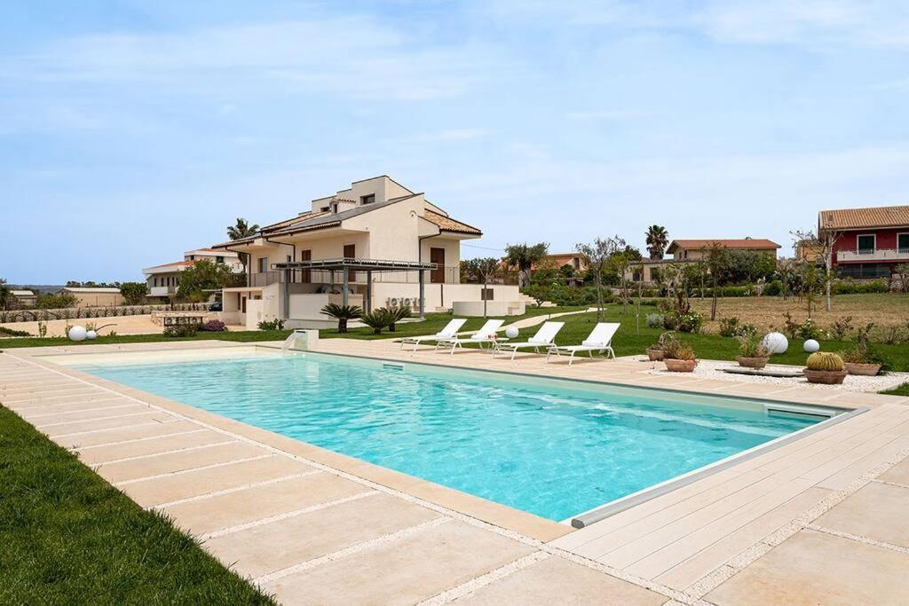 Villa Paradiso With Private Pool, Bbq Area, Huge Garden And Free Parking Modica Esterno foto